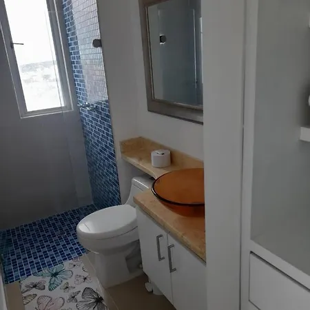 2p1-al3 Apartamento De 2 Alcobas Frente Al Mar Con Aire Acondicionado Y Wifi *